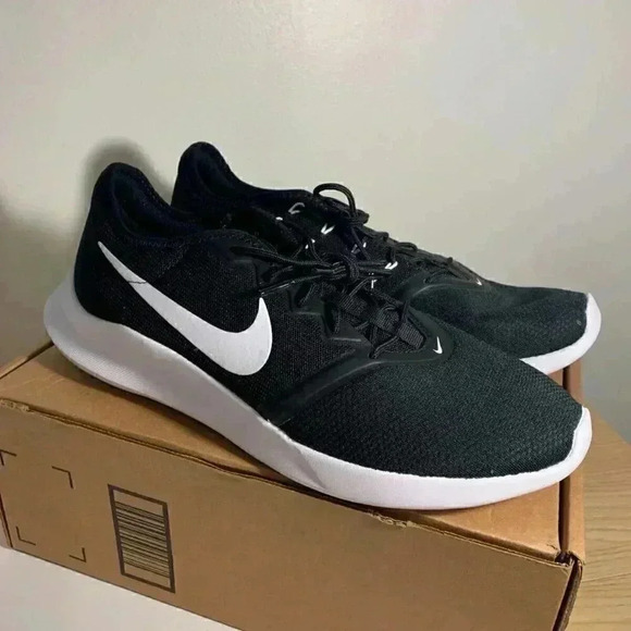 L NEW Men's NIKE Sneakers- Black/White- US 12 - Picture 1 of 4